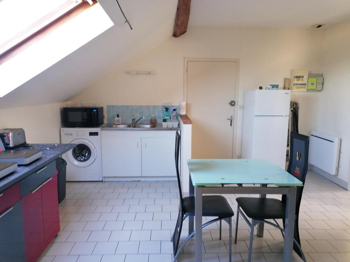 Appartement Climatise Avec Parking Prive A Doue La Fontaine 외부 사진